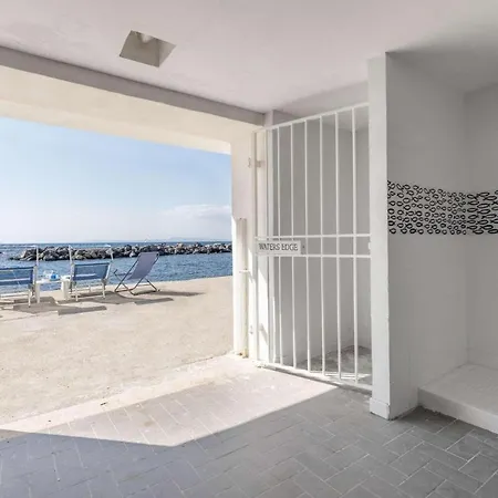 Villa Waterfront